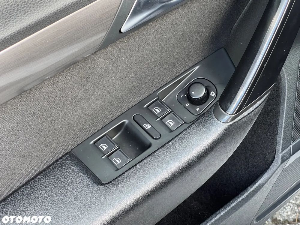 Volkswagen Passat - 17