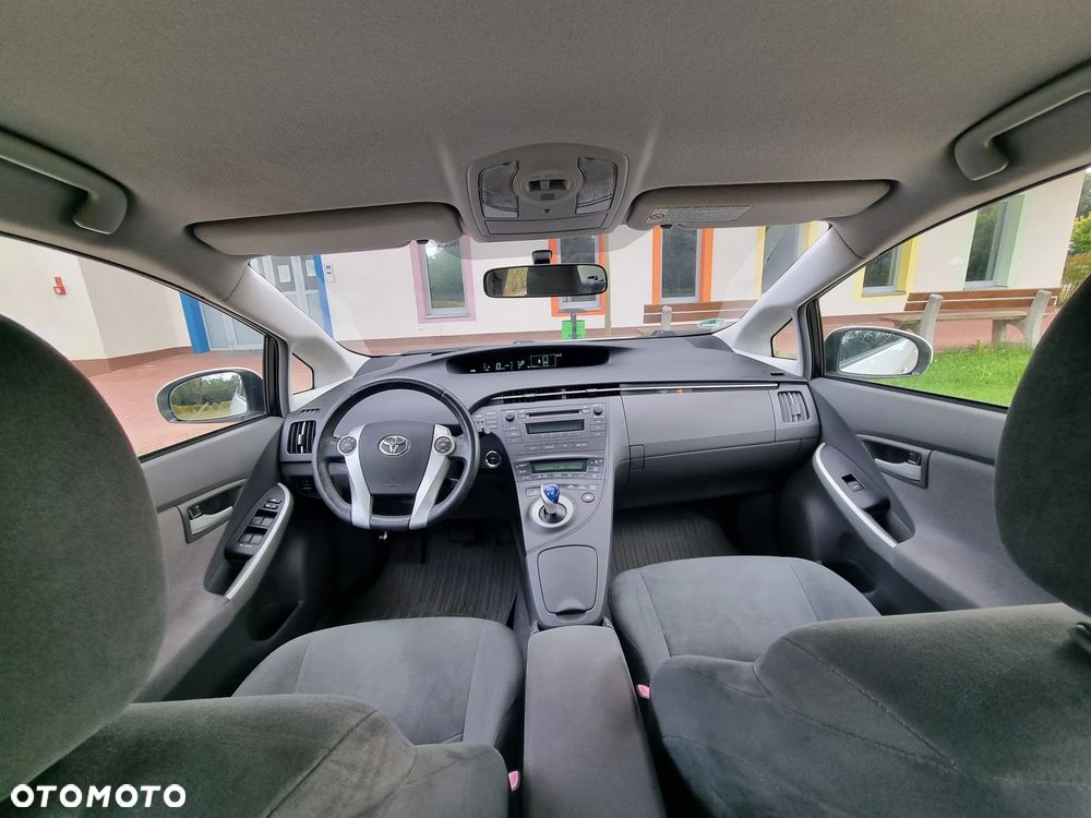 Toyota Prius (Hybrid) Life - 5
