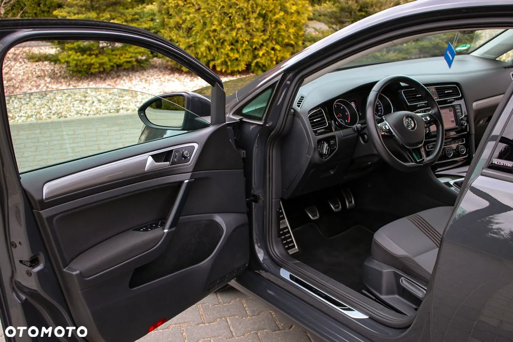 Volkswagen Golf 2.0 TDI BlueMotion Technology Allstar - 33