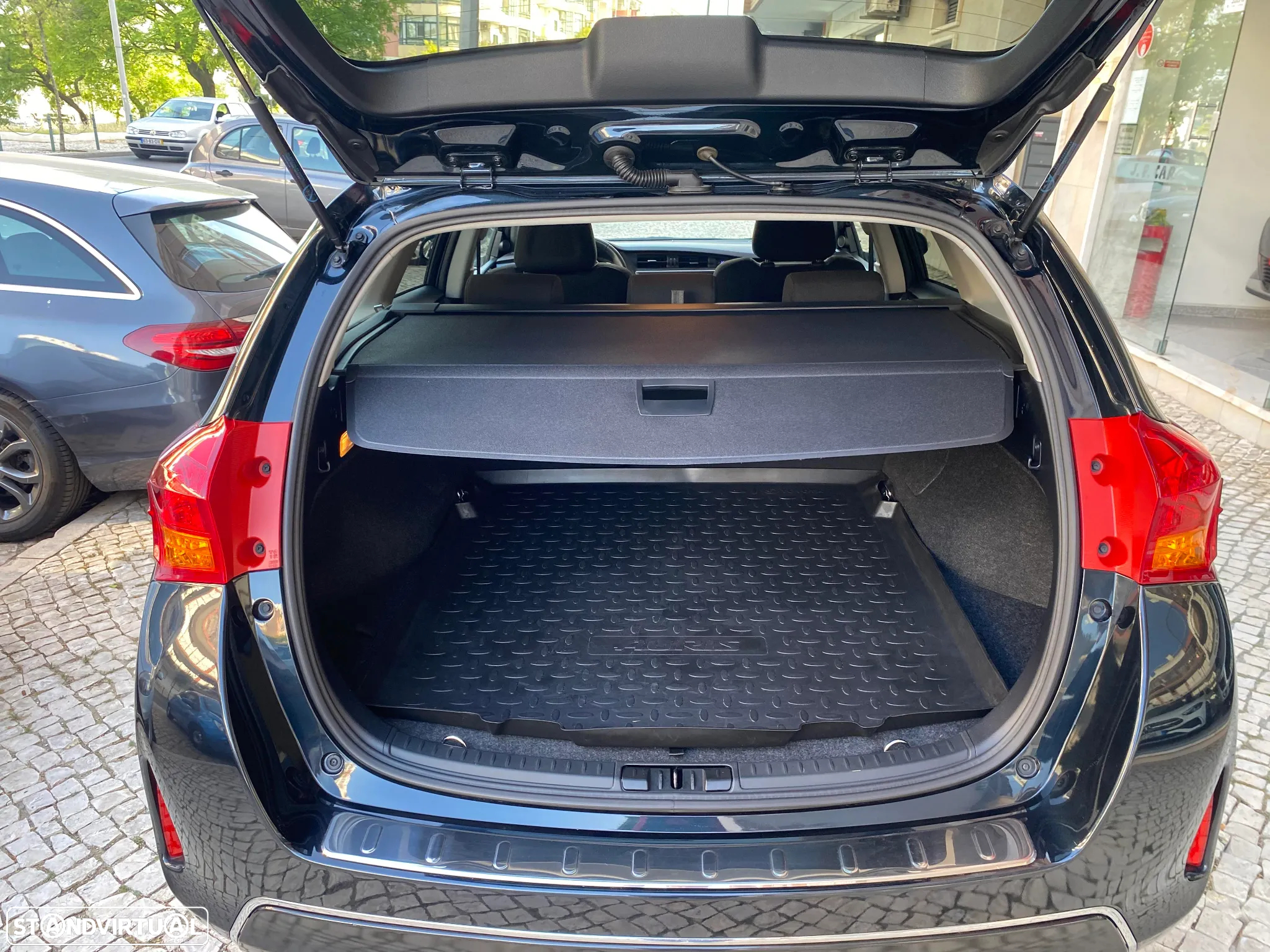 Toyota Auris Touring Sports 1.4 D-4D Com+P.Sport - 24