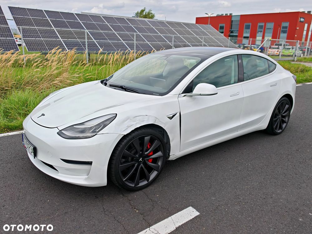 Tesla Model 3 - 3