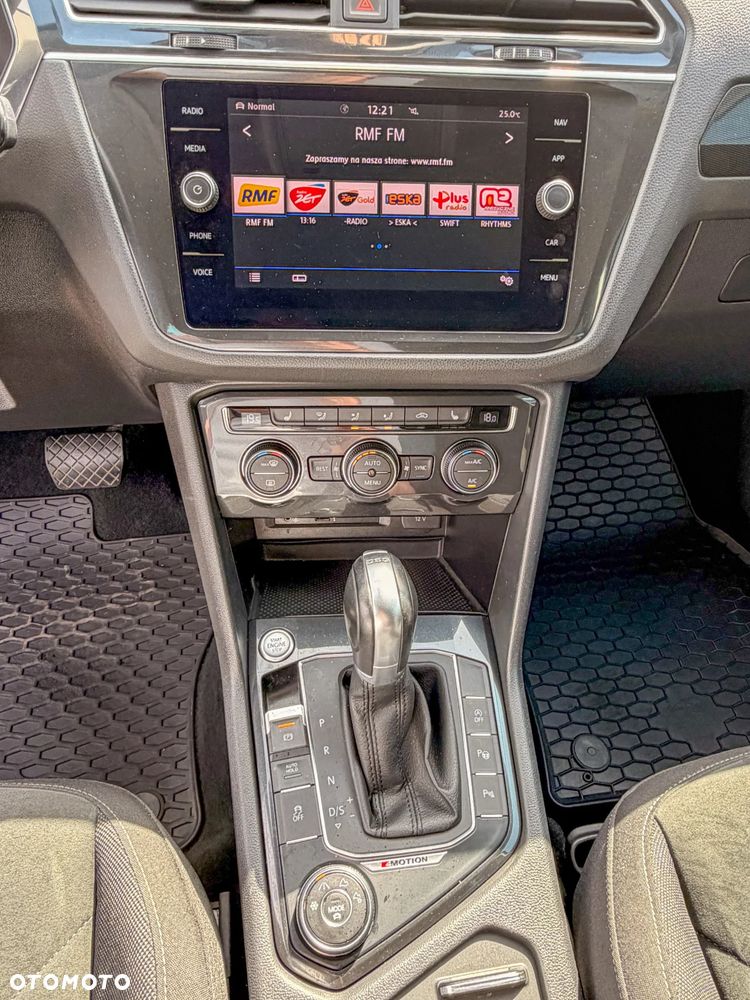 Volkswagen Tiguan - 11