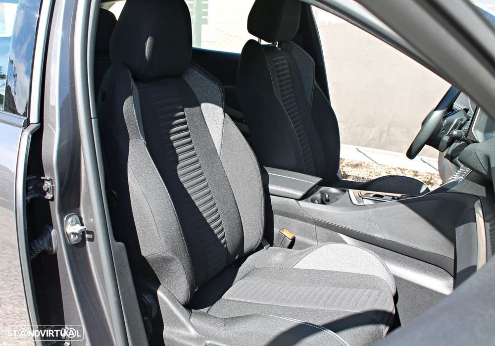 Peugeot 3008 1.6 Hybrid Active Pack e-EAT8 — fotografia 17