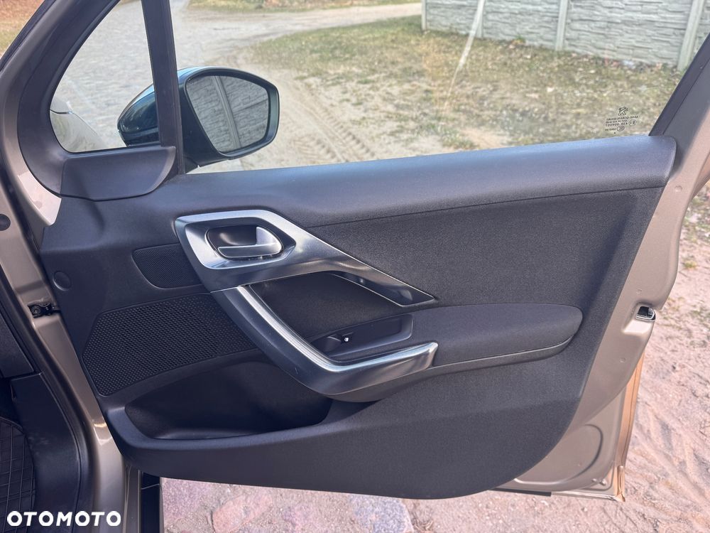 Peugeot 2008 e-HDi FAP 115 STOP & START Allure - 17