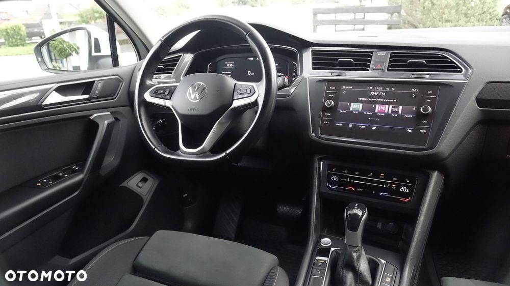 Volkswagen Tiguan - 32