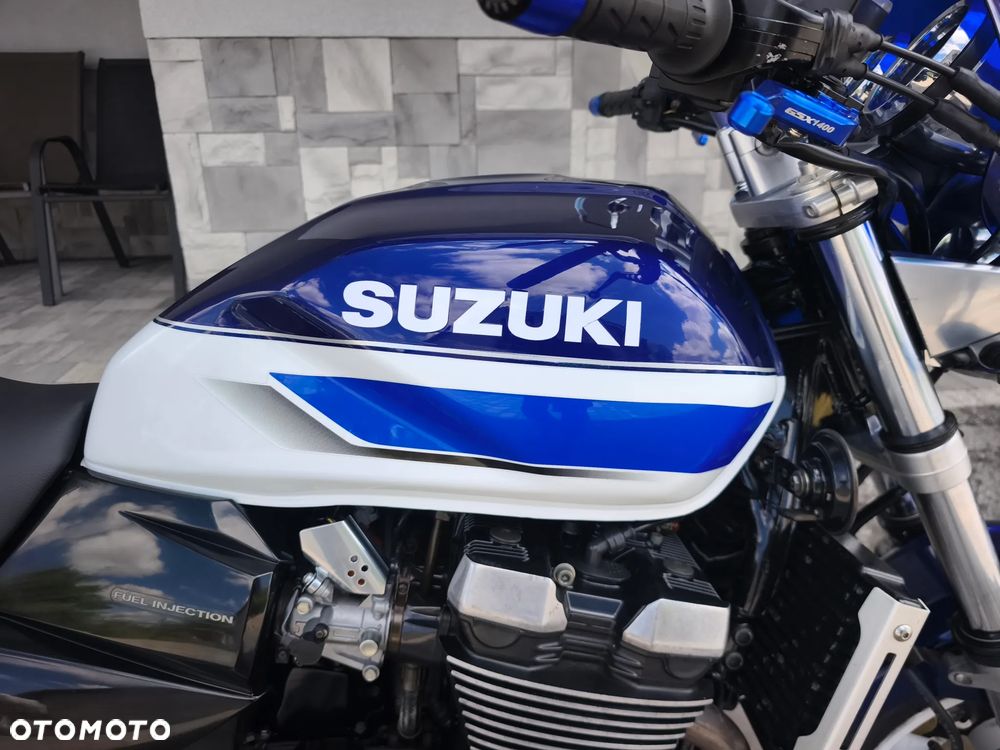 Suzuki GSX - 19