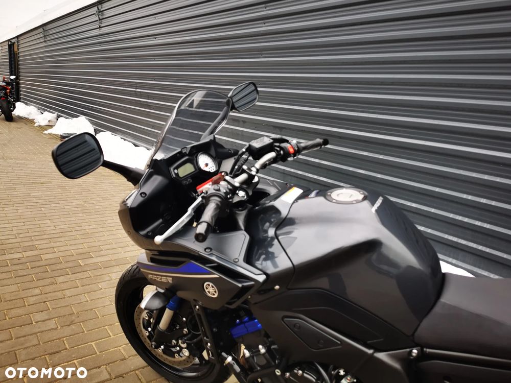 Yamaha FZ8 - 10