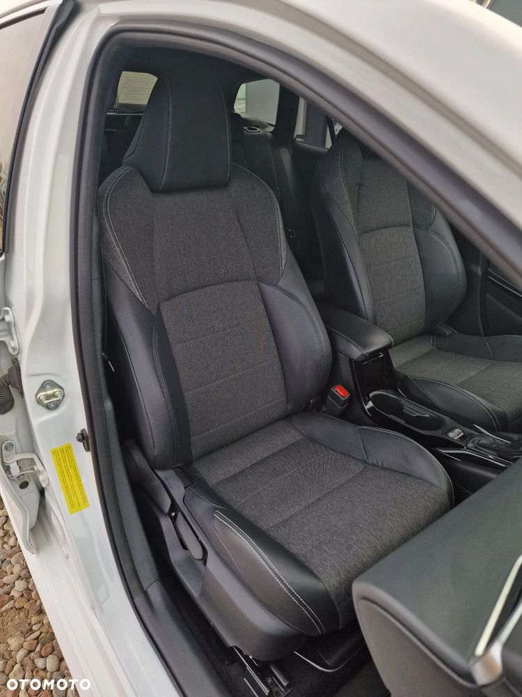 Toyota Corolla 1.8 Hybrid Executive - 28