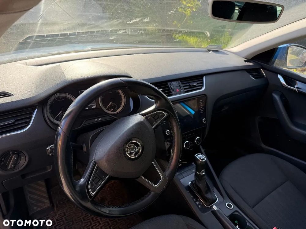 Skoda Octavia 2.0 TDI SCR 4x4 Ambition DSG - 9