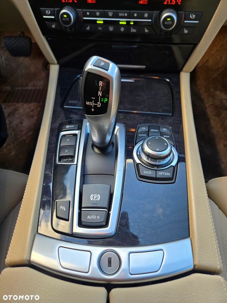 BMW Seria 7 740i - 18