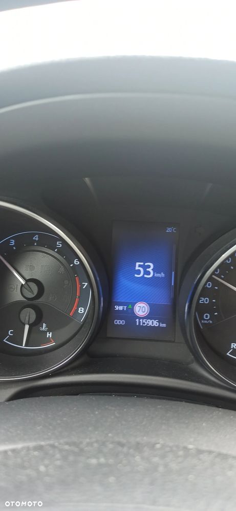Toyota Auris 1.6 Selection - 24