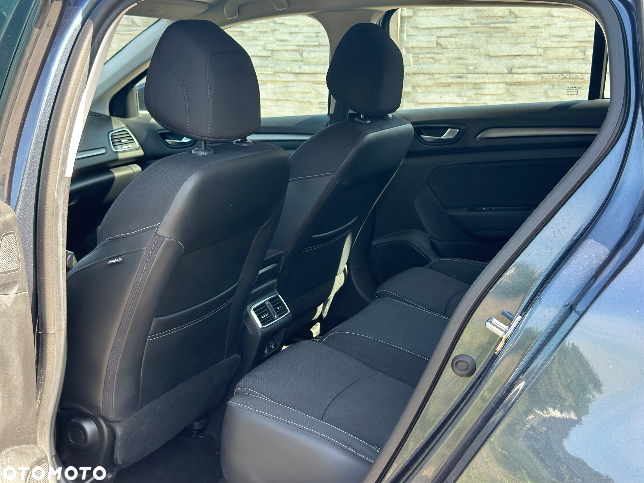 Renault Megane Grandtour E-TECH Plug-in 160 BUSINESS EDITION - 11