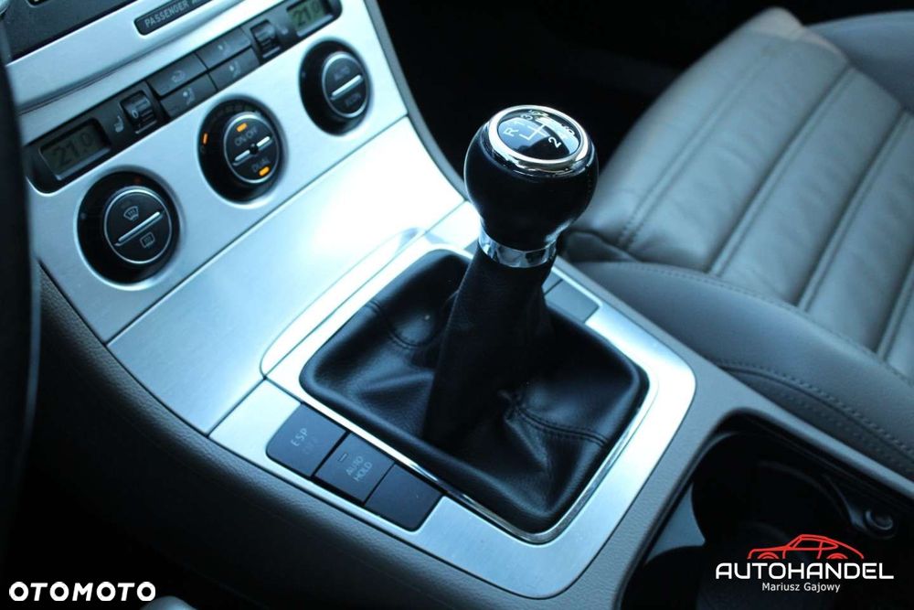 Volkswagen Passat - 11