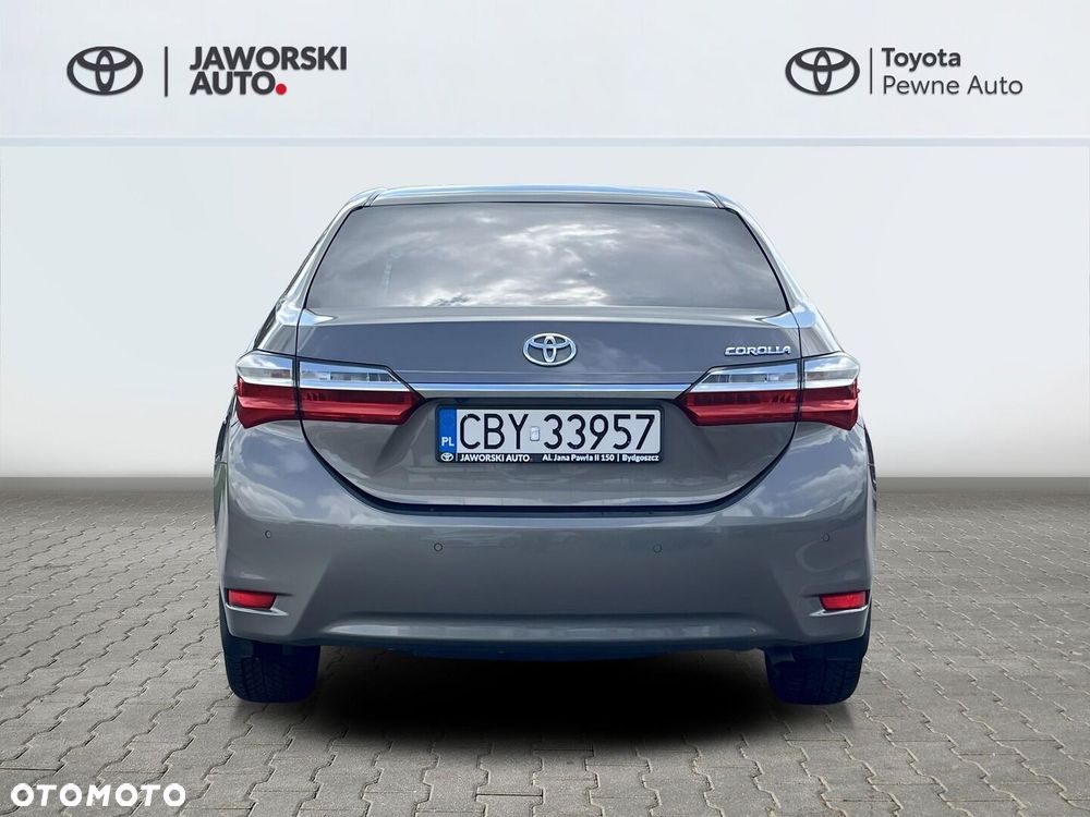 Toyota Corolla 1.6 Prestige EU6 - 19