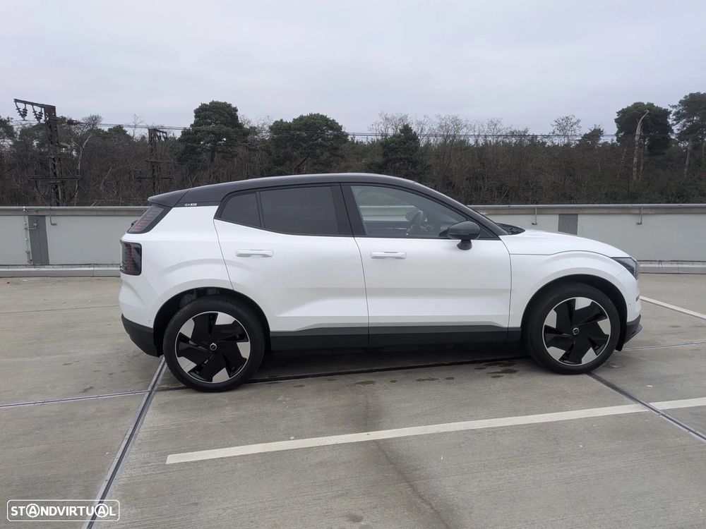 Volvo EX30 Single Motor Extended Range RWD Ultra - 1