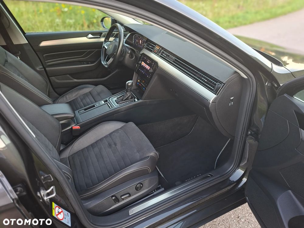 Volkswagen Passat 2.0 TDI Elegance DSG - 32