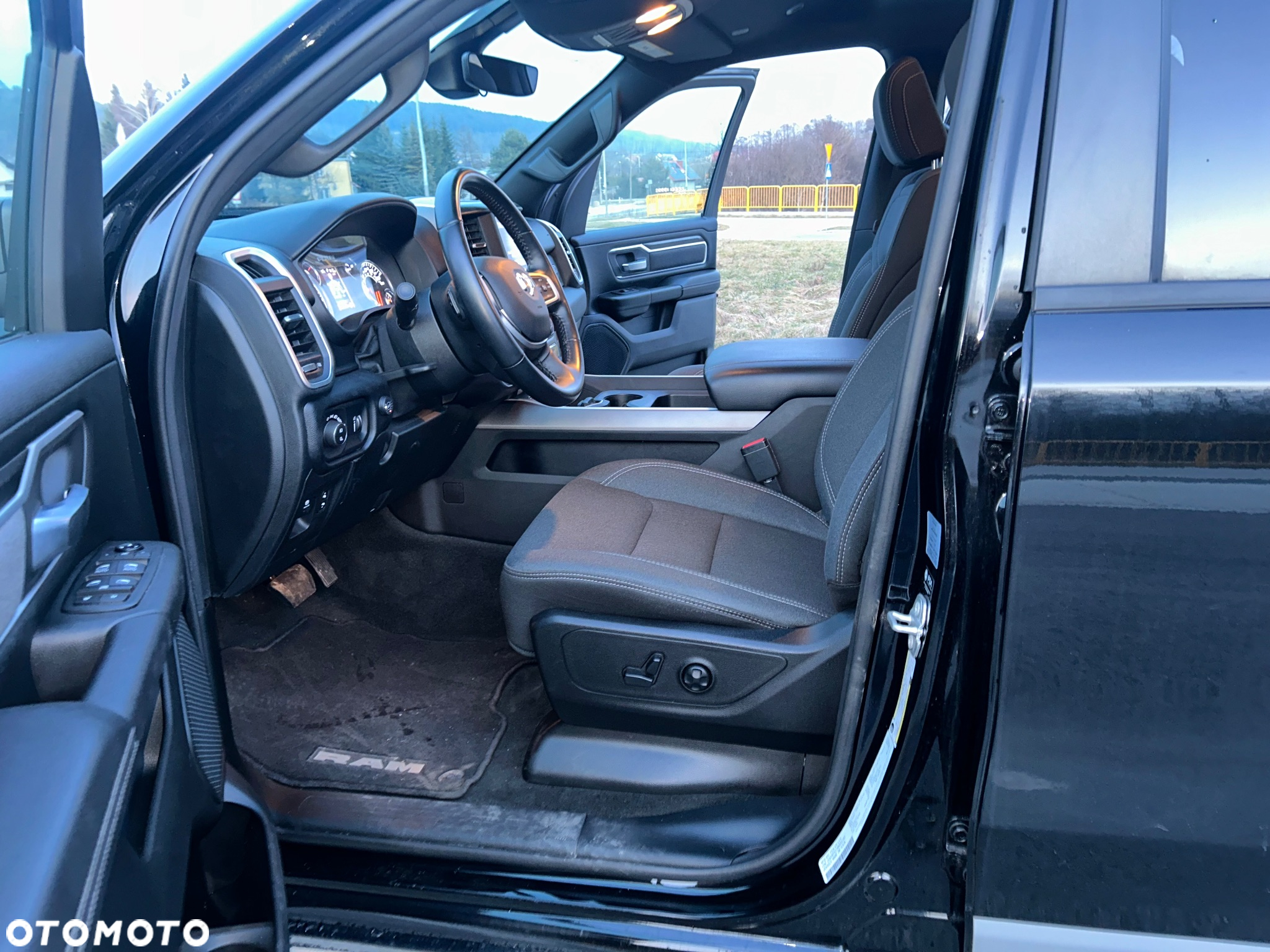 Dodge RAM 1500 5.7 4x4 - 5