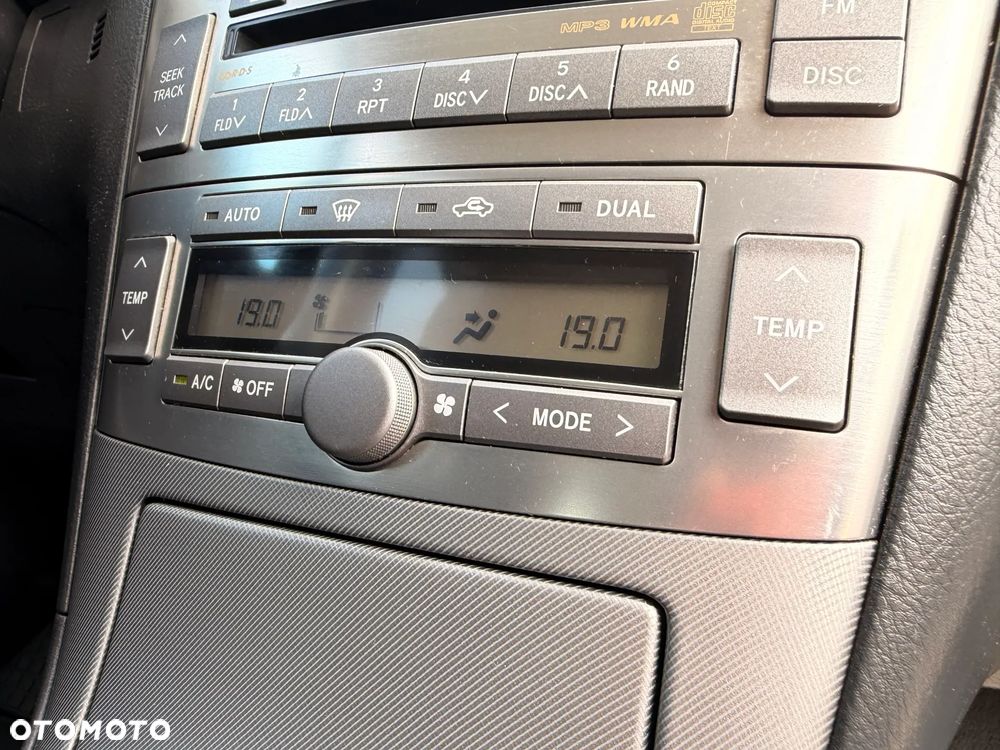 Toyota Avensis 1.8 VVT-i Luna - 23