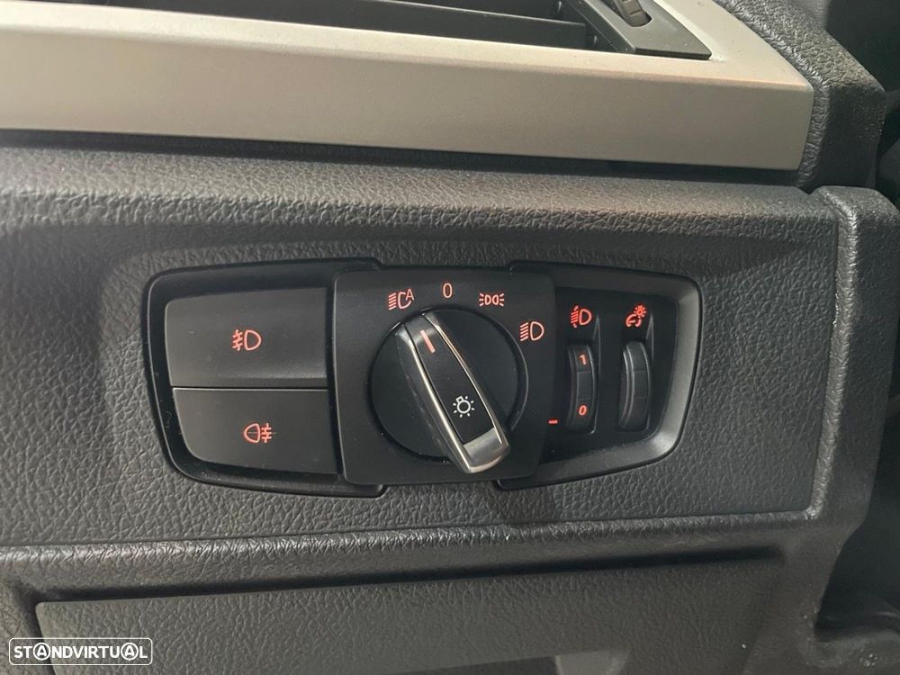 BMW 116 d Line Luxury Auto - 26