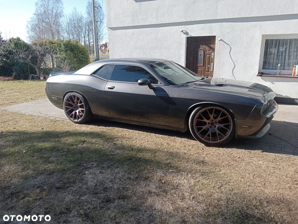 Dodge Challenger - 25