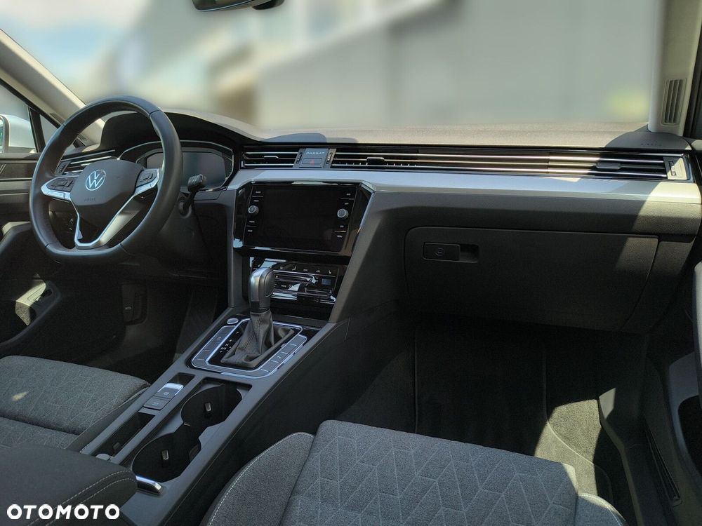 Volkswagen Passat - 17