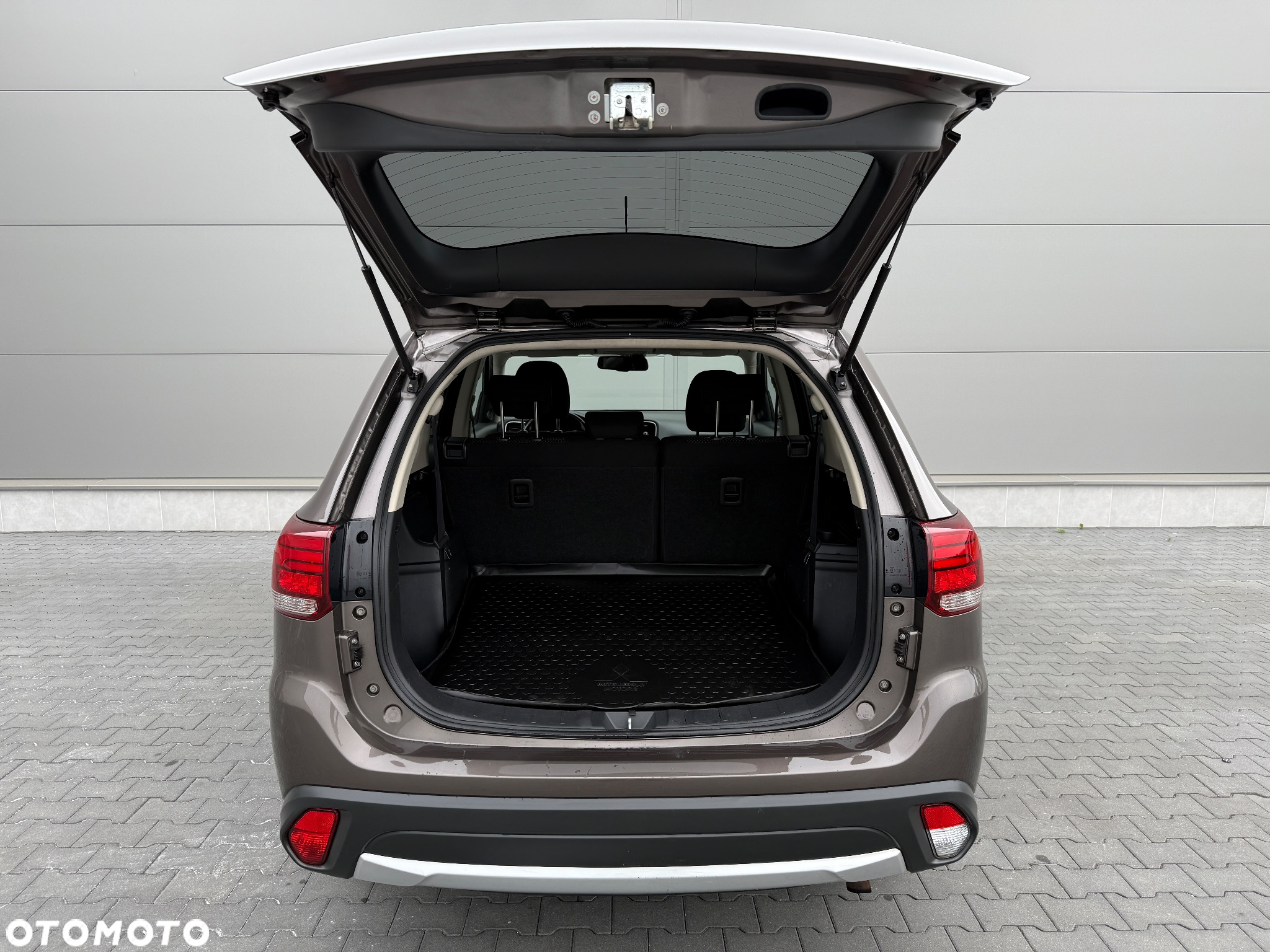 Mitsubishi Outlander - 20