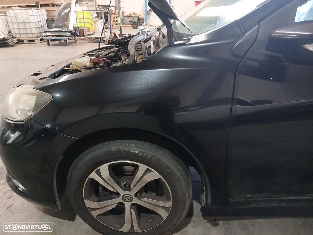Guarda-lamas esquerdo NISSAN Pulsar Hatchback (C13) - 1