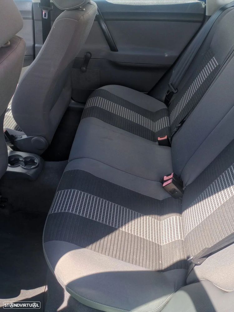 VW Polo 1.4 TDi Confortline - 14