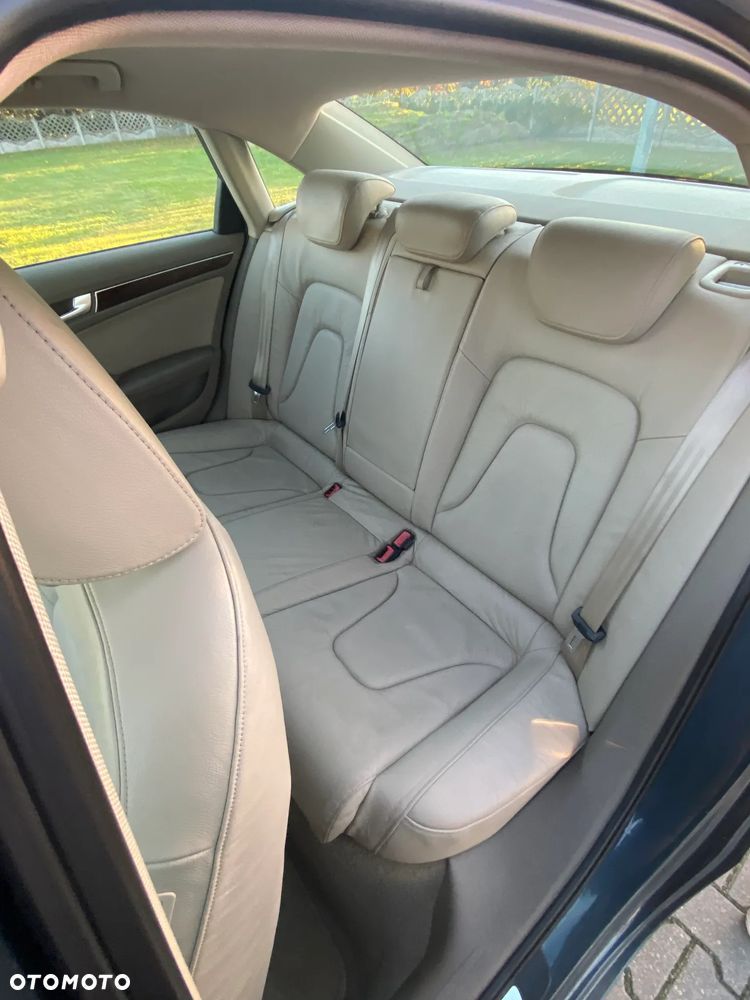 Audi A4 Limousine - 23