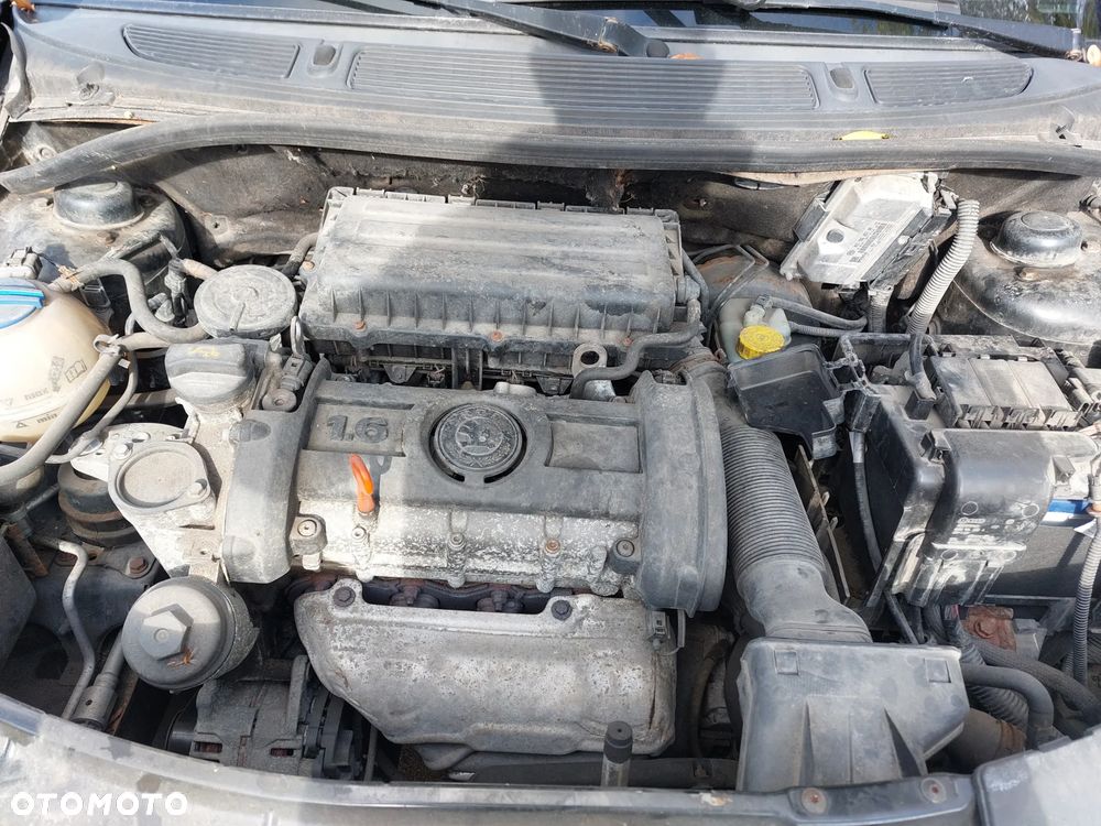 Maska SKODA ROOMSTER 1.6B 08R. drzwi,klapa,zderzaki,lampy... - 8