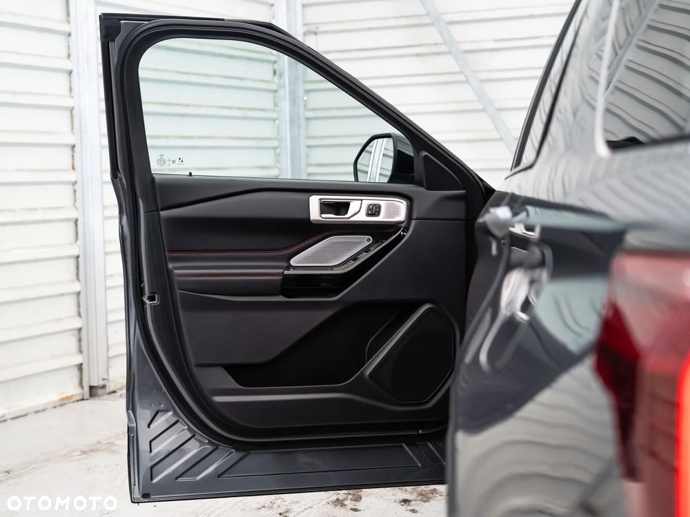 Ford Explorer - 15
