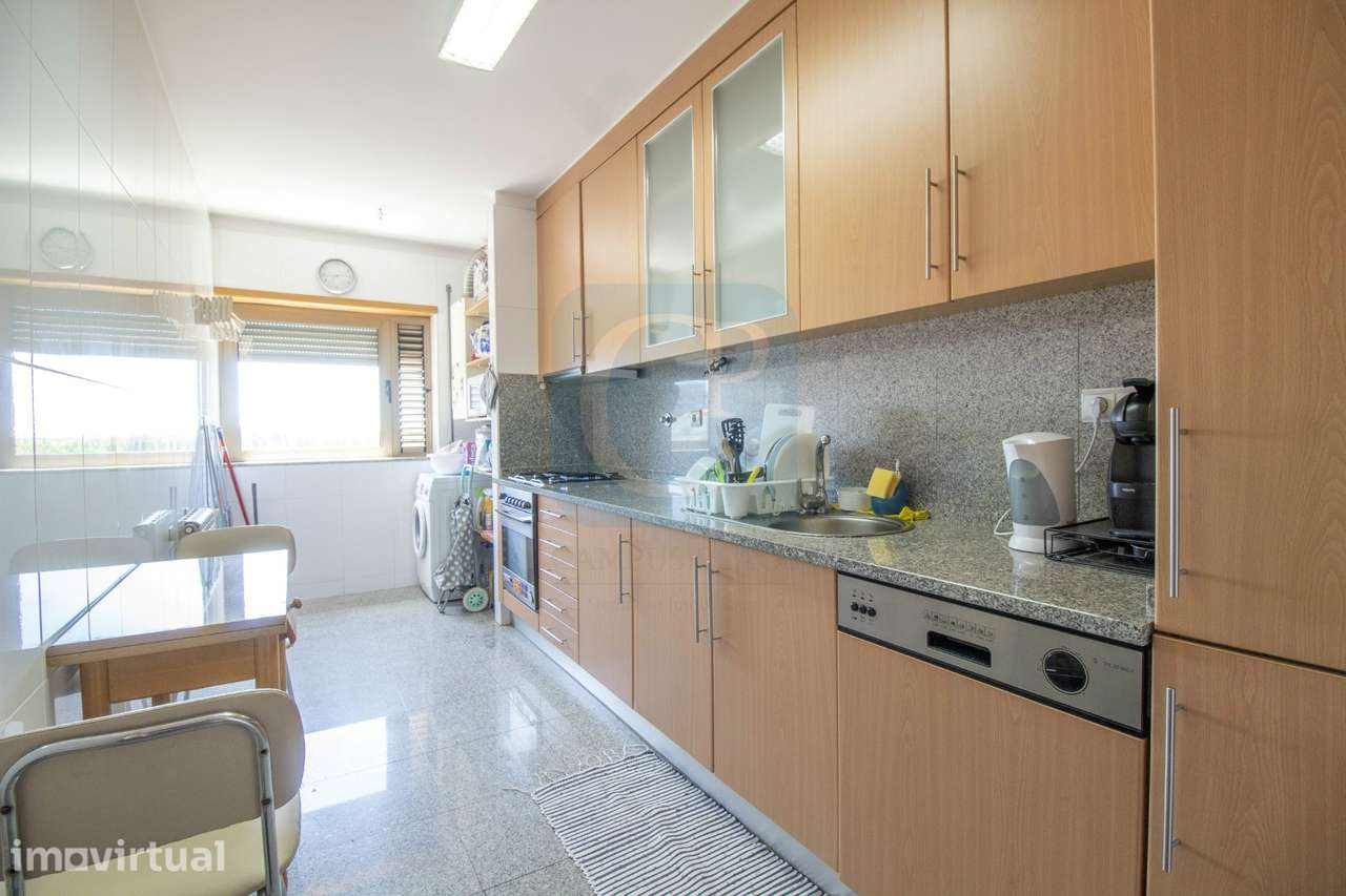 Apartamento T1 junto ao Hospital de S. João - Grande imagem: 4/16