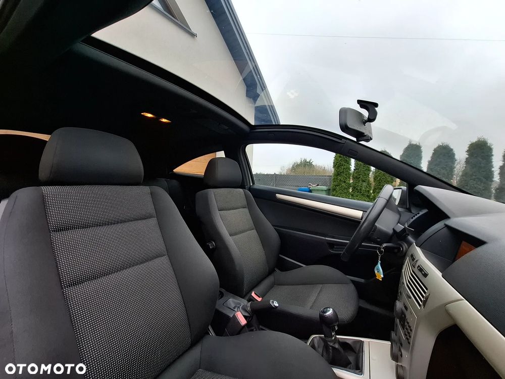 Opel Astra GTC 1.6 Sport - 21