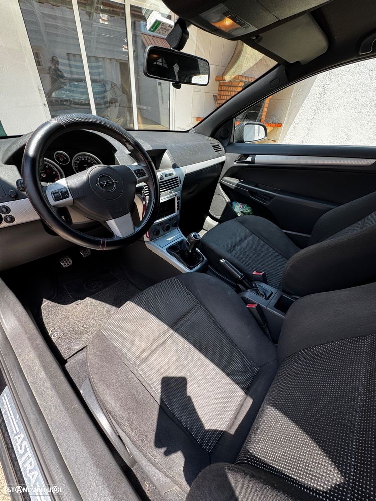 Opel Astra GTC 1.9 CDTI - 3