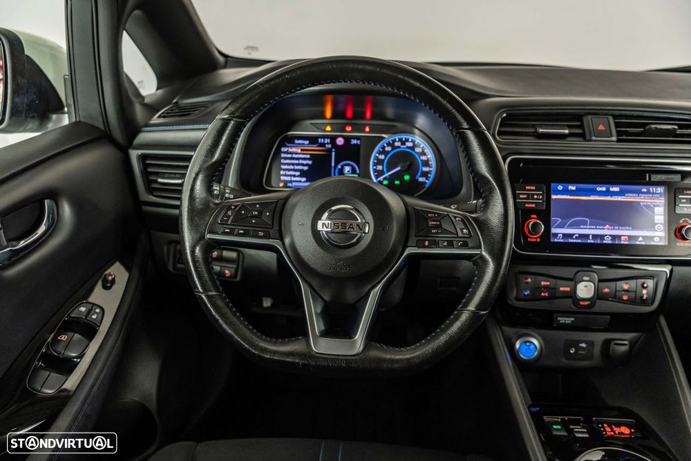 Nissan Leaf N-Connecta - 32