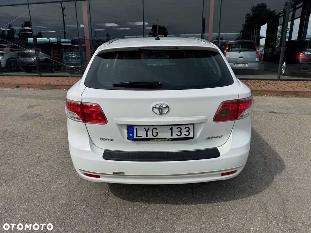 Toyota Avensis 1.8 Luna - 12