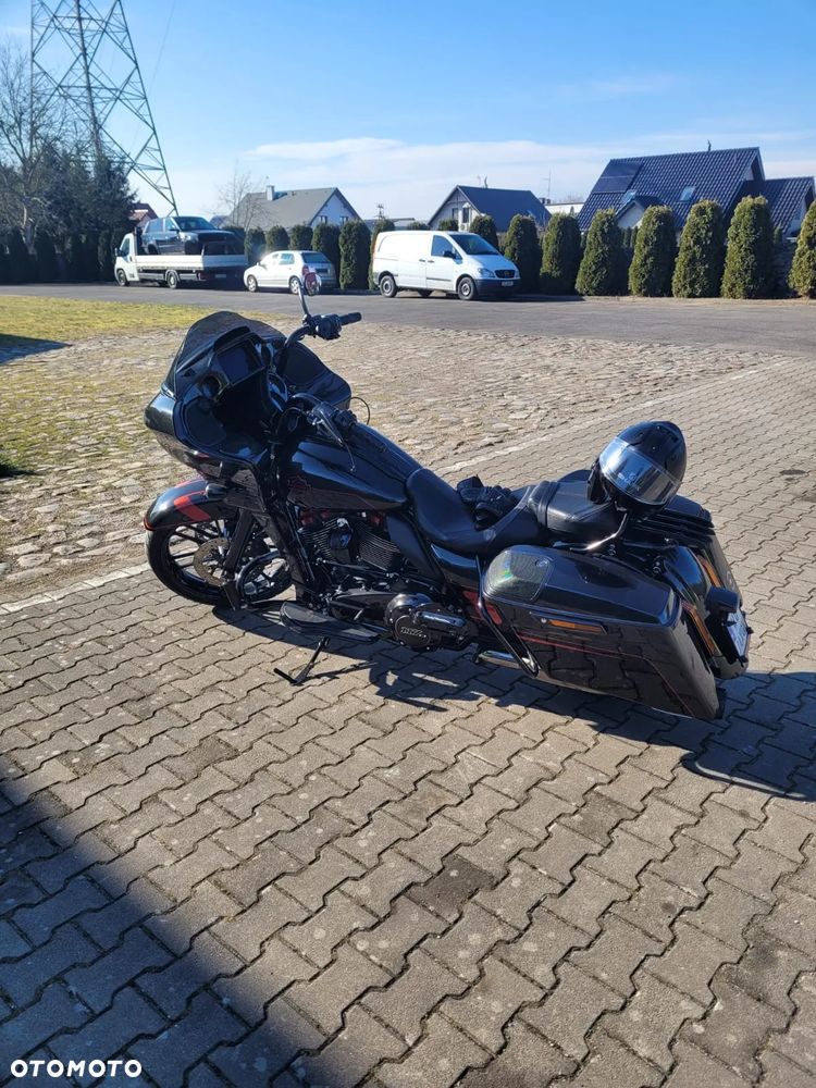 Harley-Davidson Touring Road Glide - 11