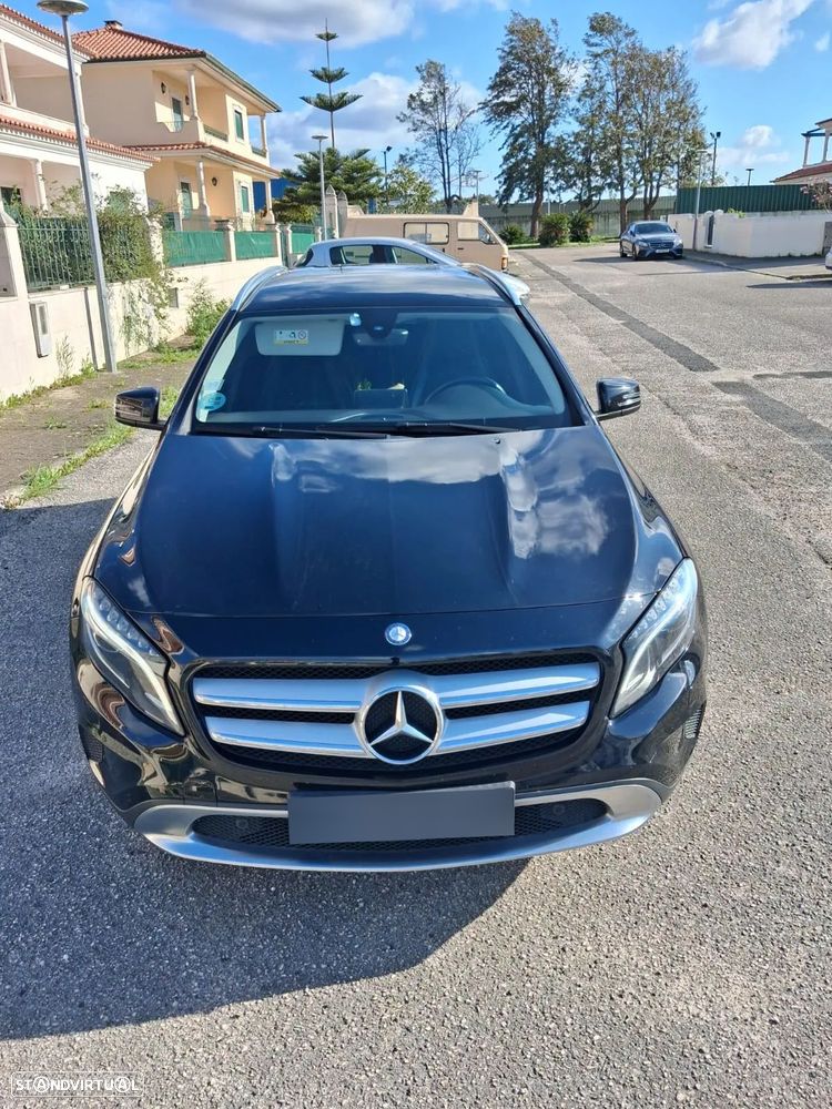 Mercedes-Benz GLA 200 (CDI) d 4Matic 7G-DCT Urban - 2