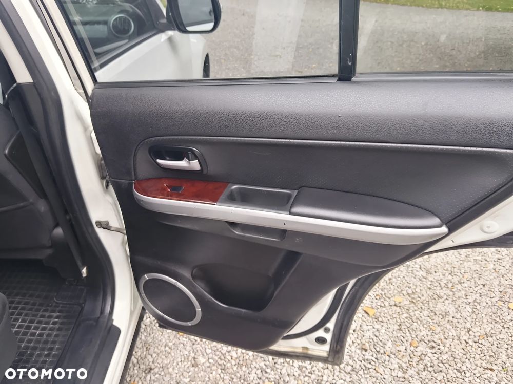 Suzuki Grand Vitara - 13