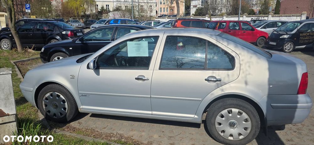 Volkswagen Bora Variant 1.6 - 8