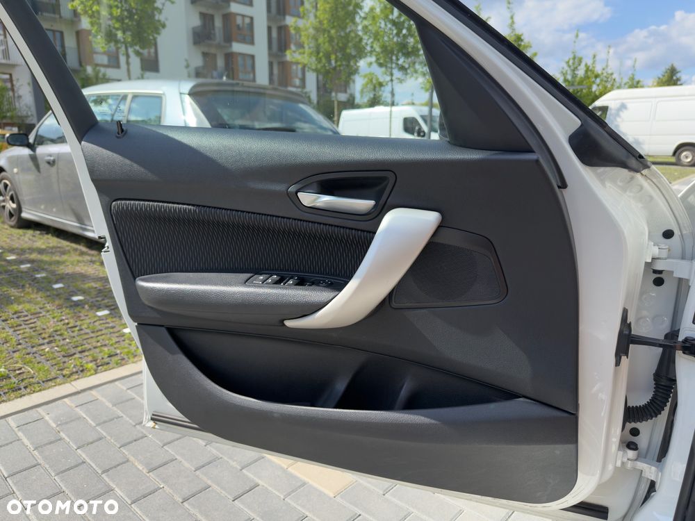 BMW Seria 1 118i - 10