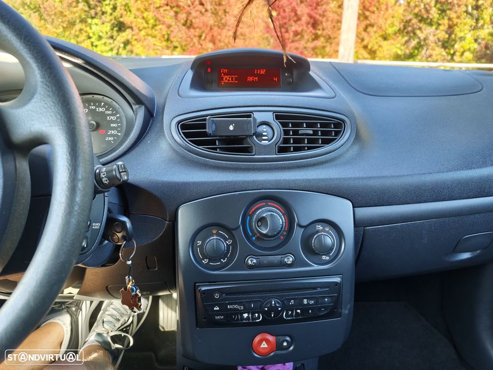 Renault Clio - 2