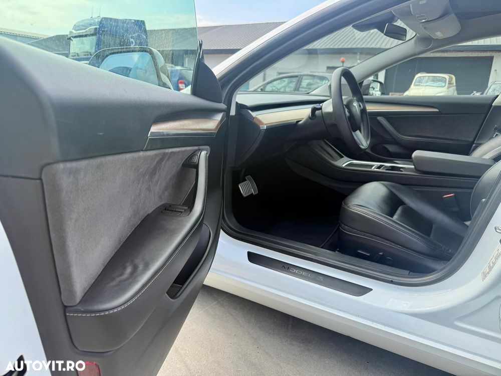 Tesla Model 3 Performance - 12