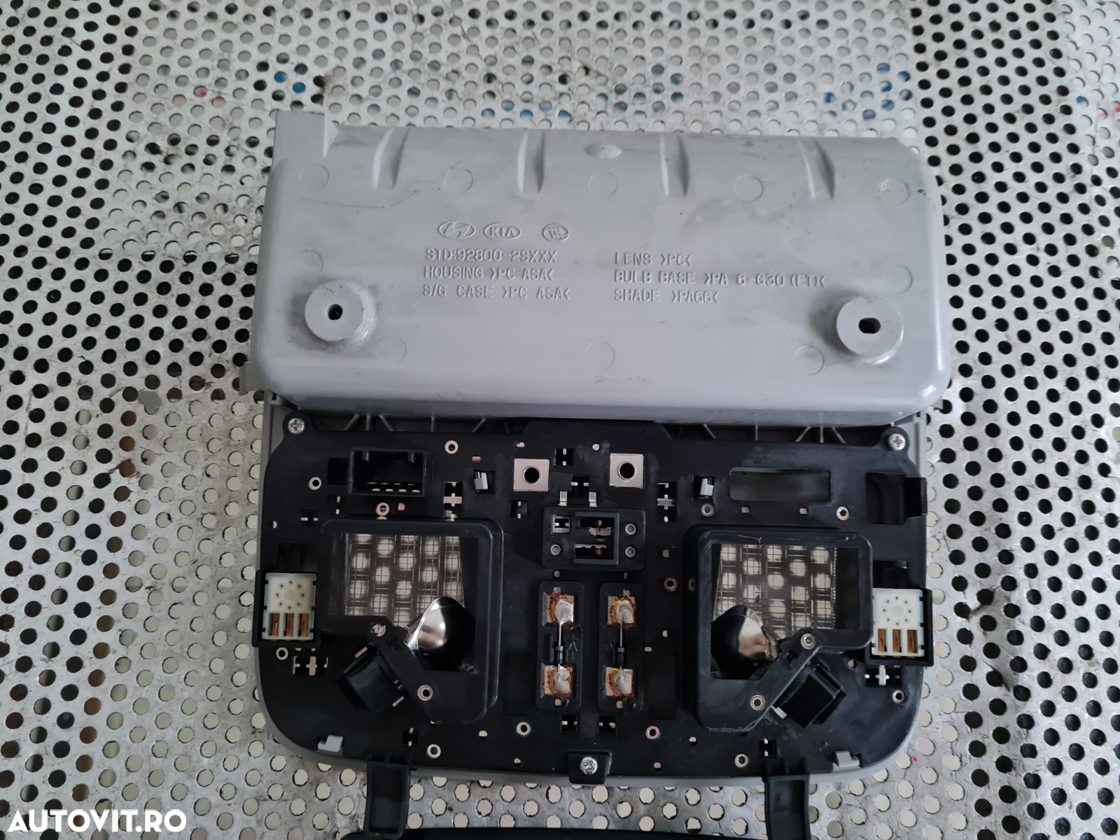 Plafoniera Fata Spate Suport Ochelari Hyundai IX35 An 2009-2010-2011-2012-2013-2014-2015 Dezmembrez - 9