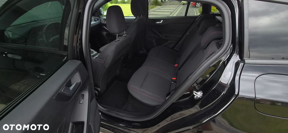 Ford Focus 2.0 EcoBlue STart-Stopp-System ST-LINE - 29