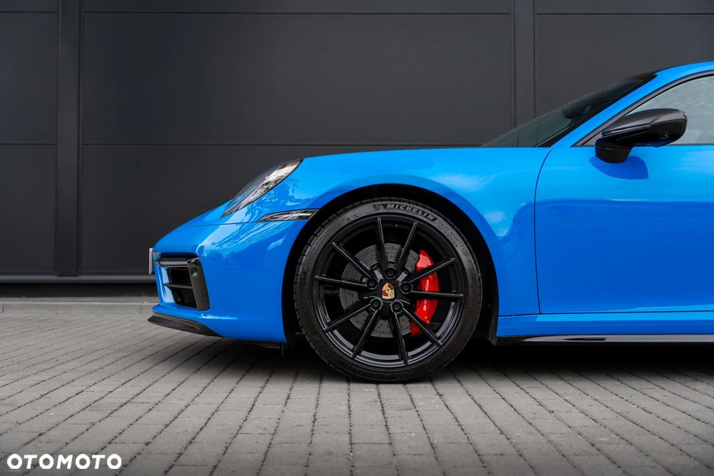 Porsche 911 Carrera 4S - 8