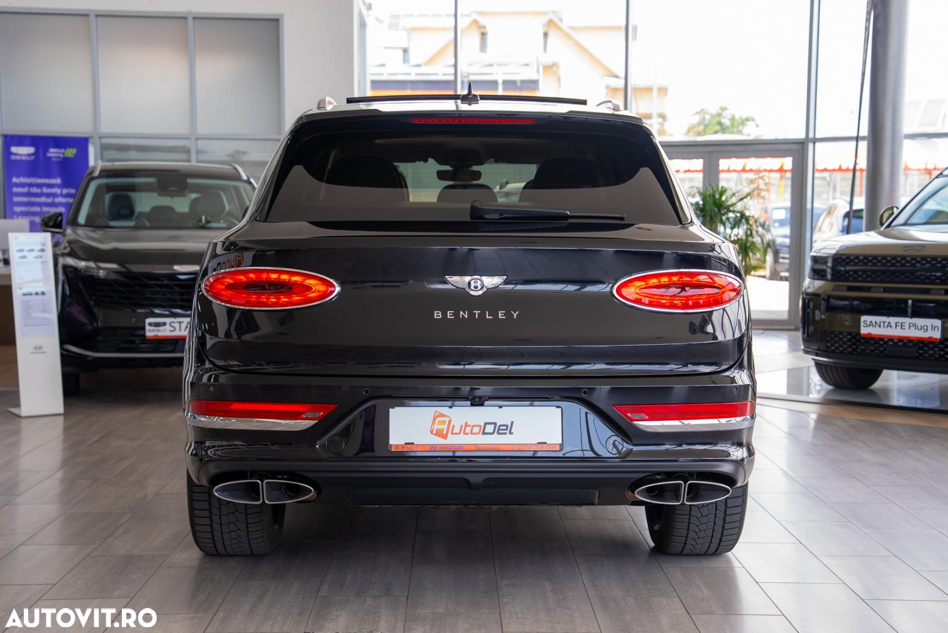 Bentley Bentayga Azure - 12