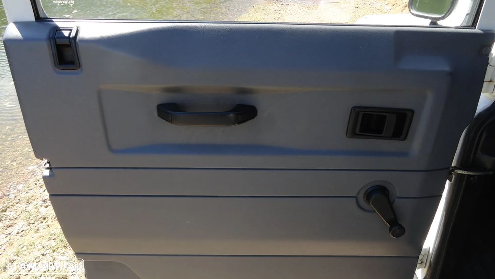Land Rover Defender 90 2.5 TDi Metal Top - 14