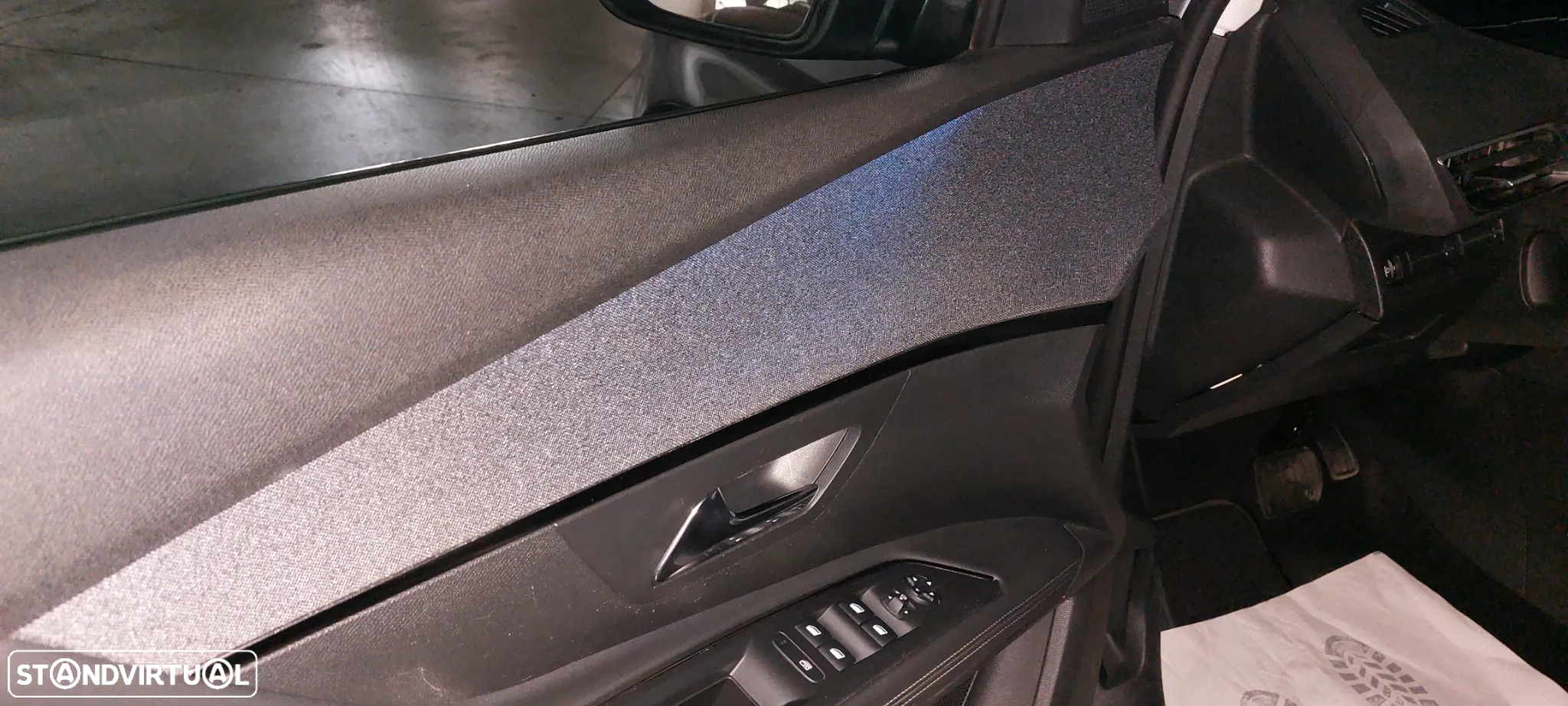 Peugeot 5008 1.5 BlueHDi Allure EAT8 - 3