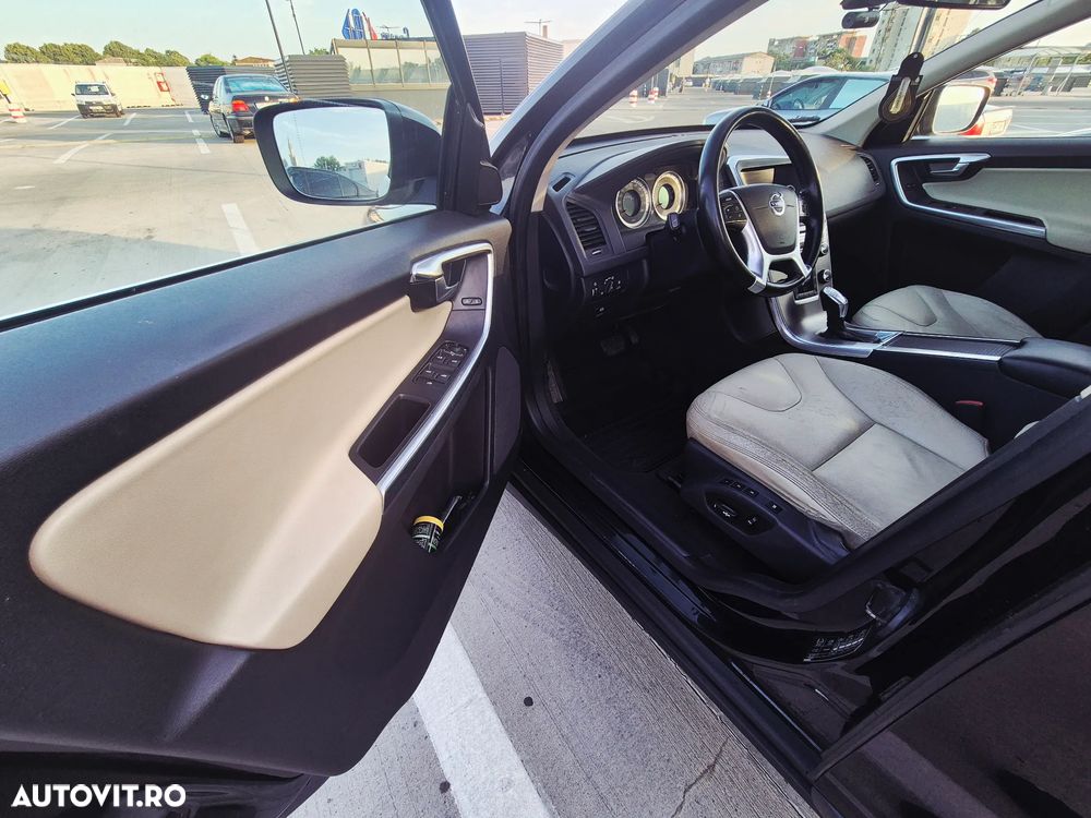 Volvo XC 60 D5 AWD Summum - 11